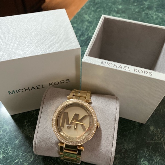 Michael Kors - Picture 1 of 2